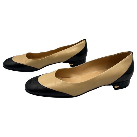 Chanel Interlocking CC Logo Cap Toe Ballet Flats Shoes Beige Black 37.5 US 7.5 - Picture 1 of 10